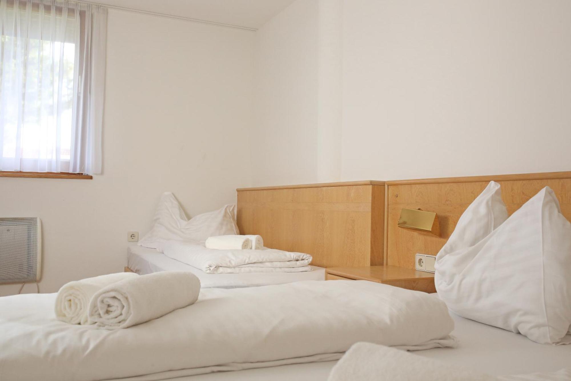 Self-Check In Apartmenthotel Seeglueck Pörtschach am Wörthersee Eksteriør billede