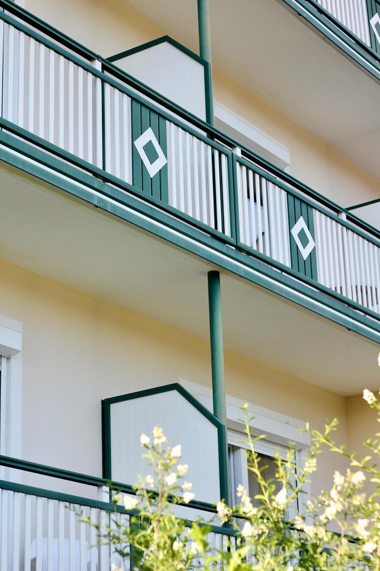 Self-Check In Apartmenthotel Seeglueck Pörtschach am Wörthersee Eksteriør billede