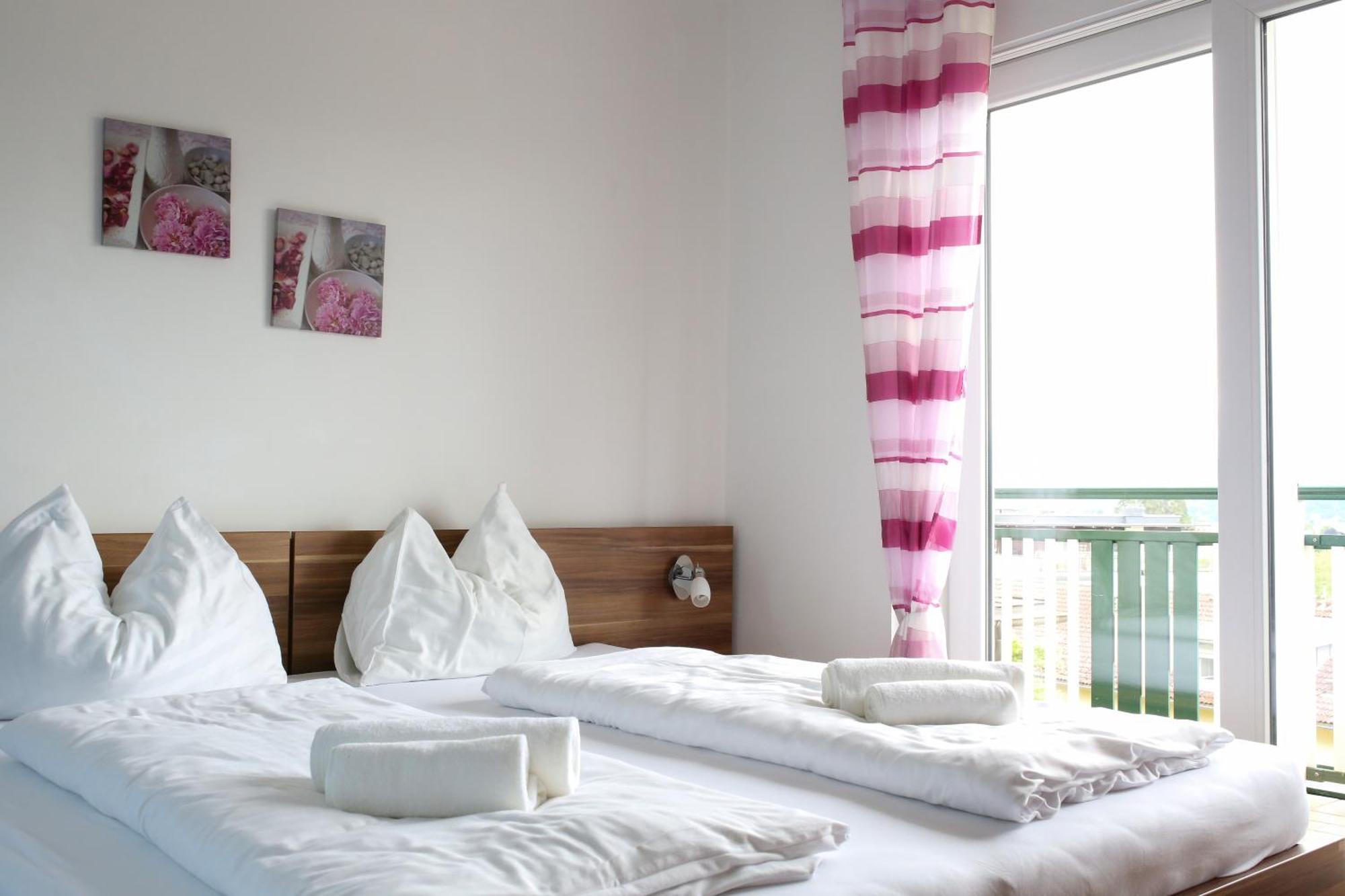 Self-Check In Apartmenthotel Seeglueck Pörtschach am Wörthersee Eksteriør billede
